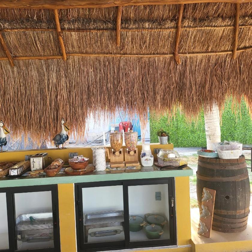 Pelican Inn At Las Dunas Chelem Exterior foto